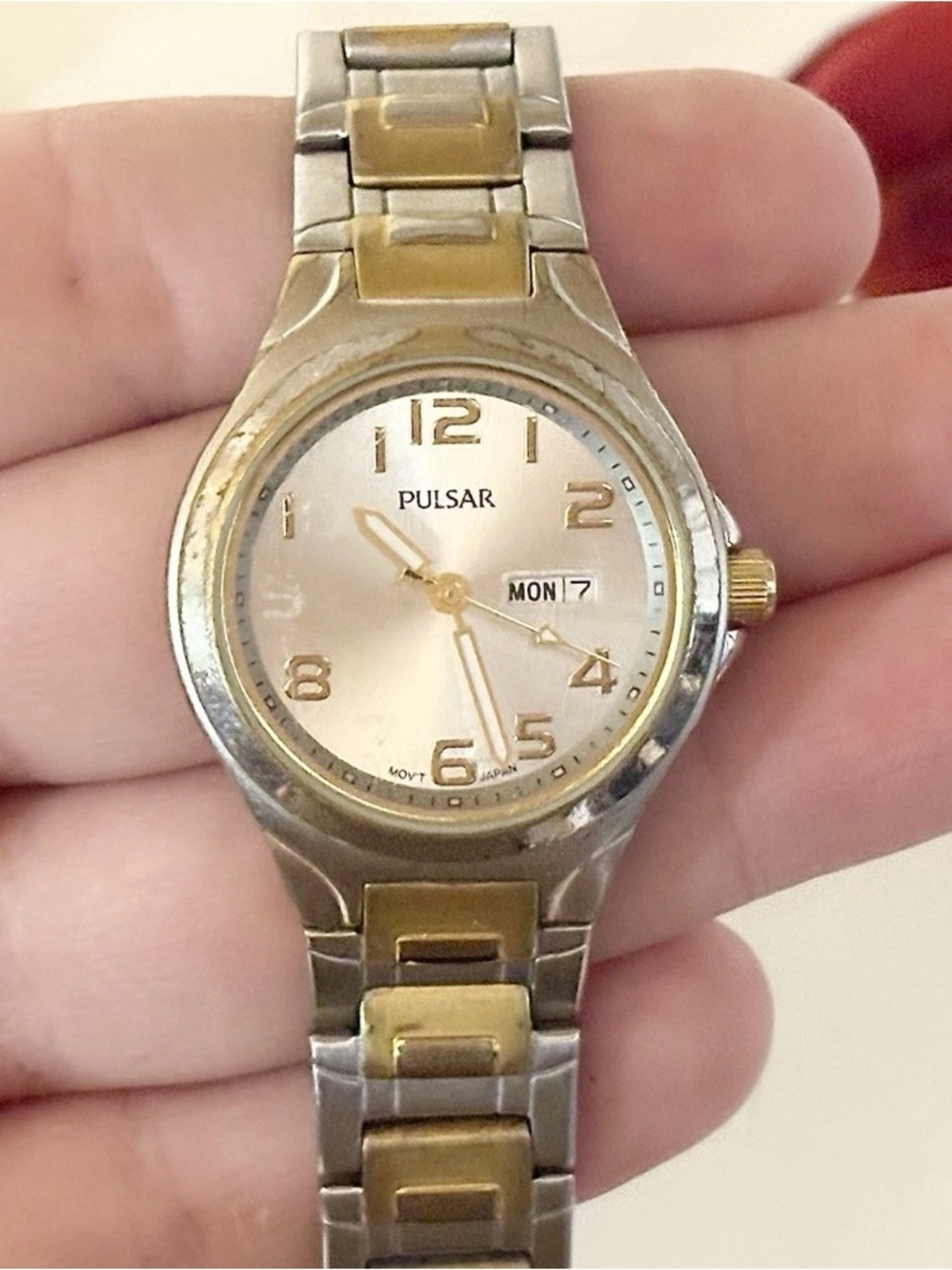 Vintage Seiko Pulsar Two-Tone Day/Date Quartz Watch WORKS!! Classic Gold/Silver